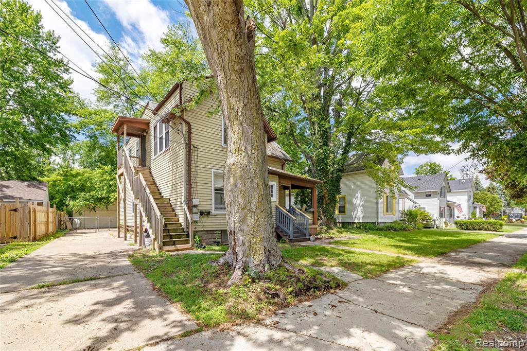 242 Crocker - Photo 1