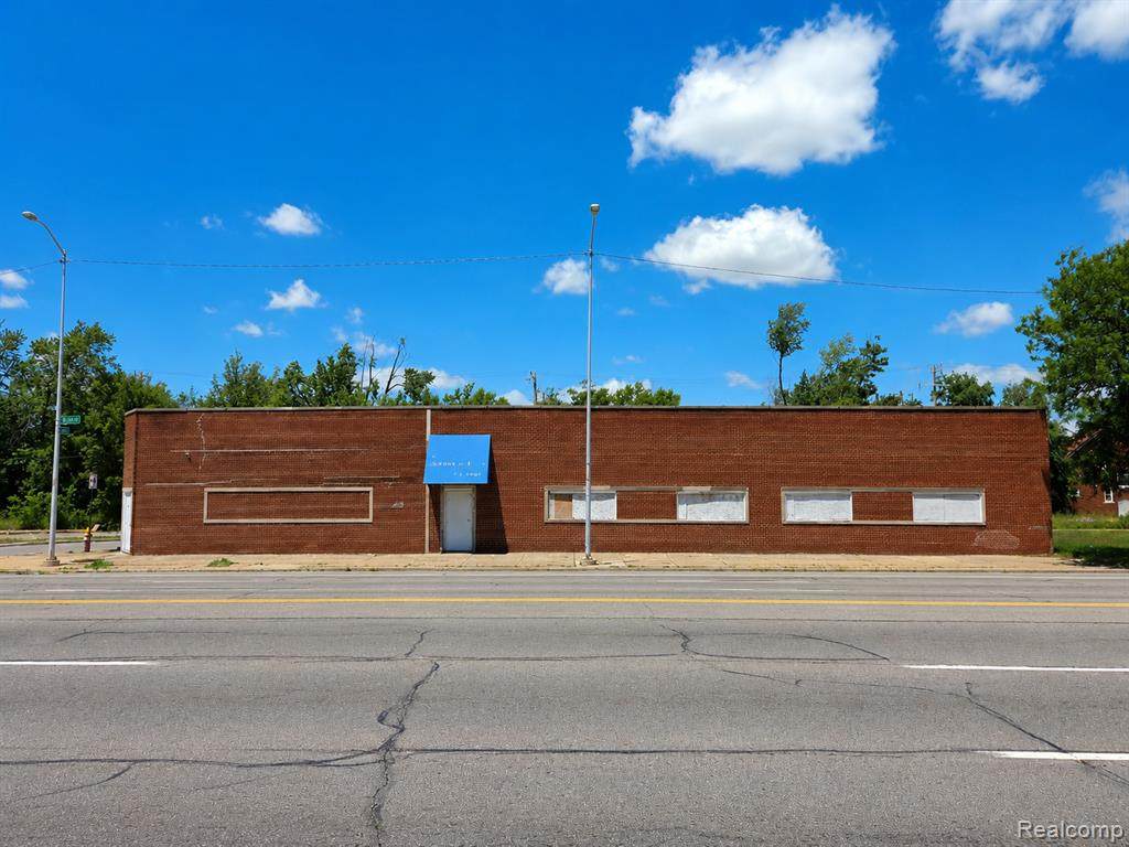 13303 Gratiot - Photo 1