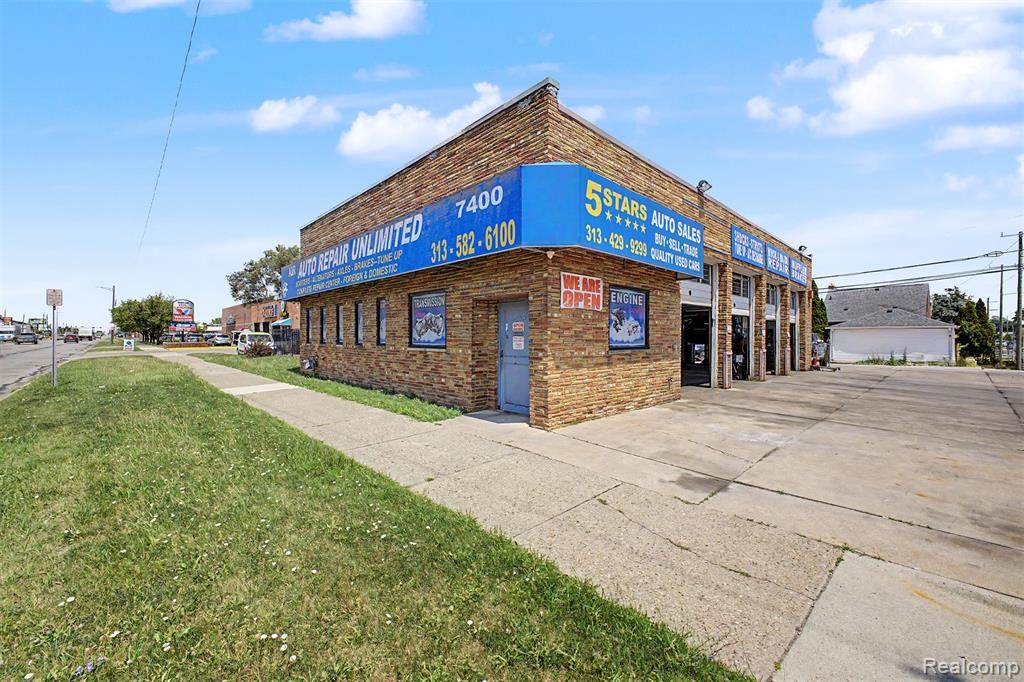 7400 Greenfield - Photo 1