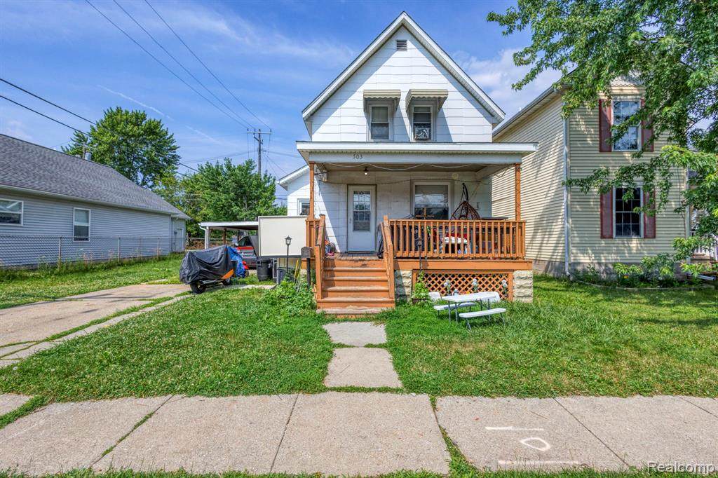 503 14TH - Photo 1