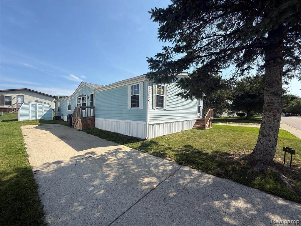 7023 Scarborough - Photo 1