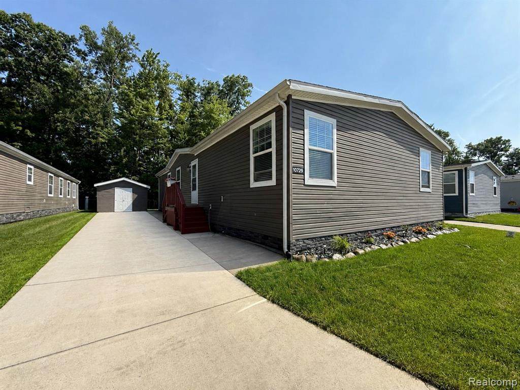 10729 Edwards - Photo 1