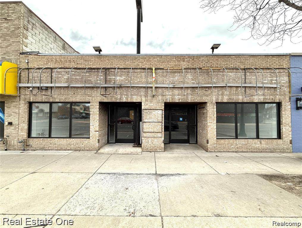 10425 Warren - Photo 1