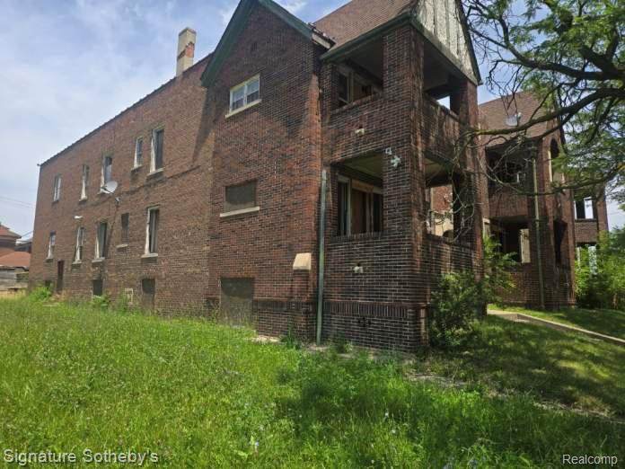 3760 Chicago - Photo 1
