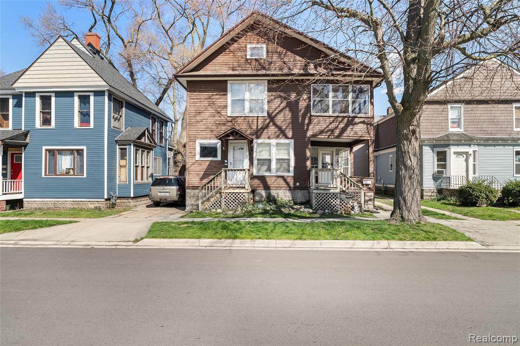 1024 8th - Photo 1