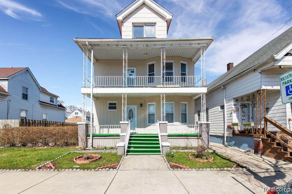 3135 Belmont - Photo 1