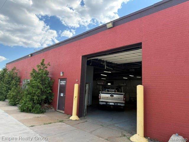 22845 Hoover - Photo 1