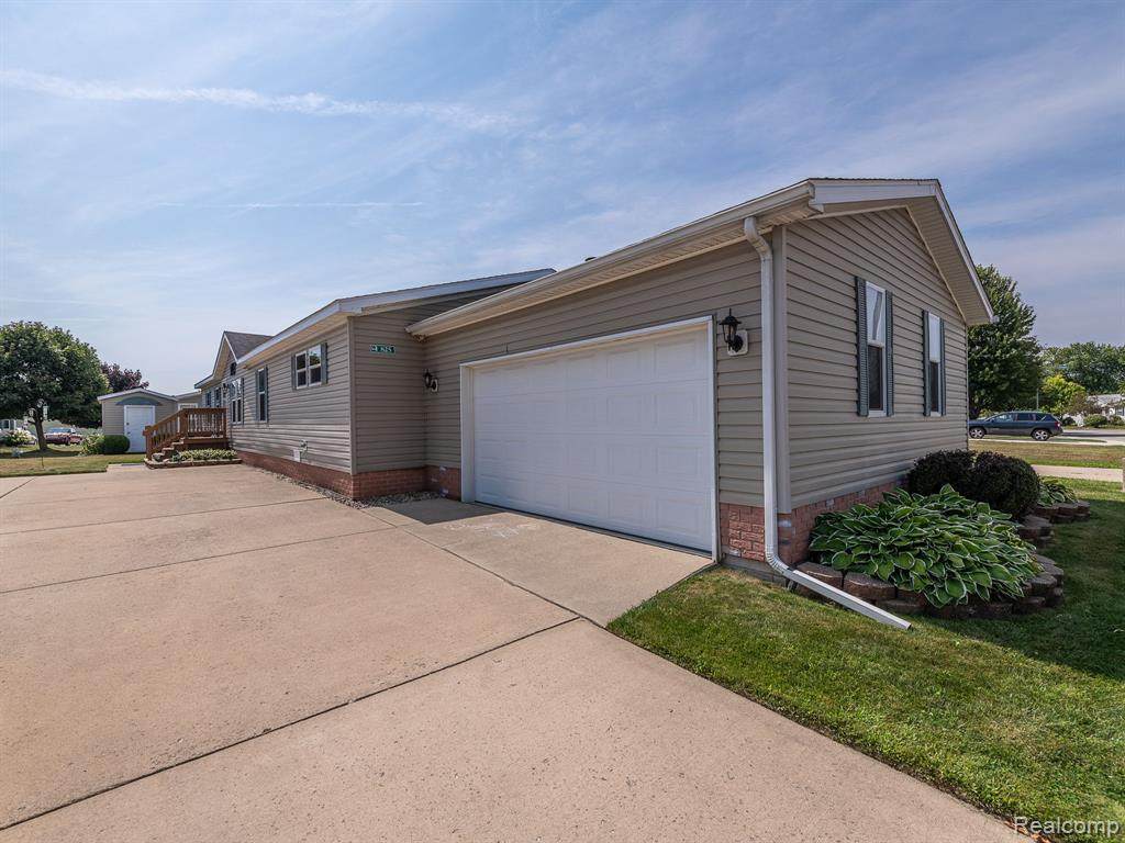 825 Stevens - Photo 1