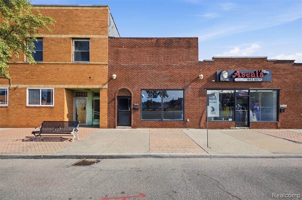 15322 Warren - Photo 1