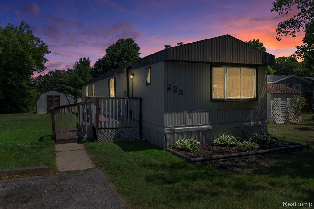 351 North Squirrel Road - Photo 1