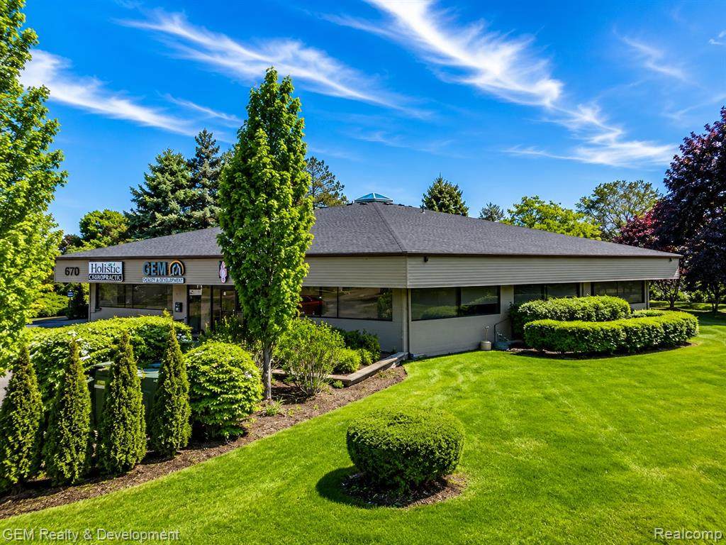670 Griswold - Photo 1