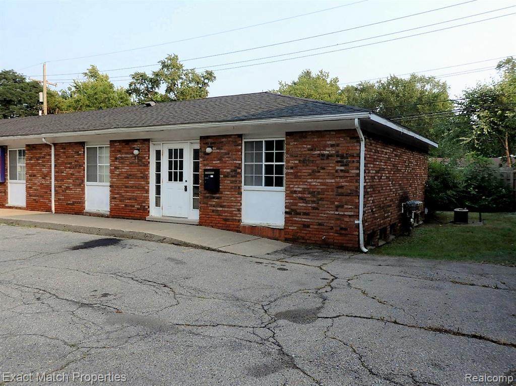 9555 Commerce - Photo 1