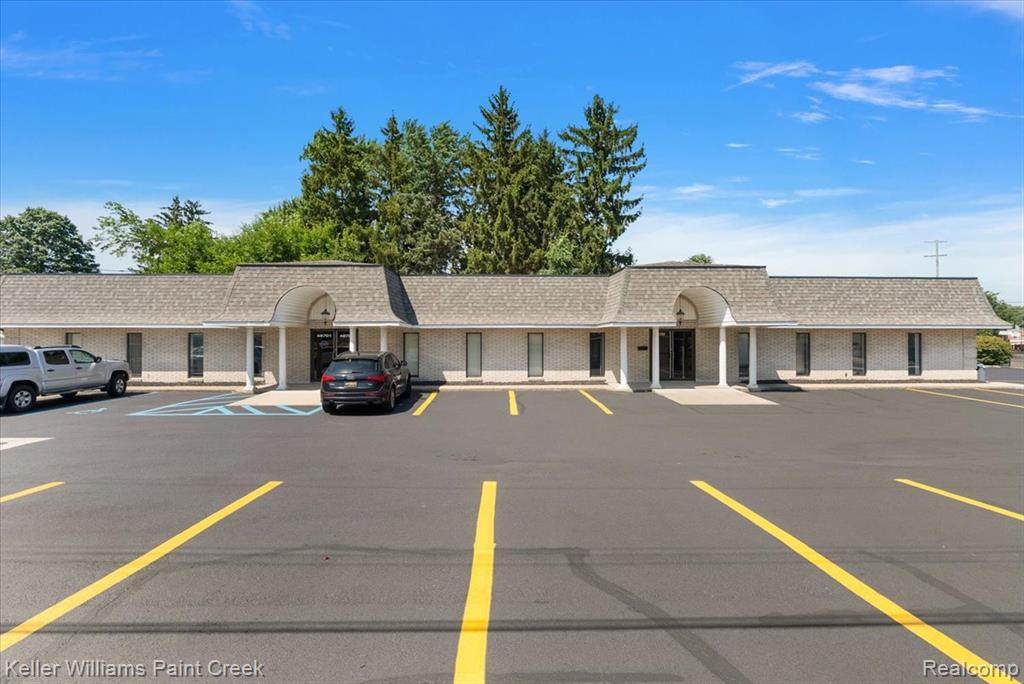 48701 Van Dyke - Photo 1