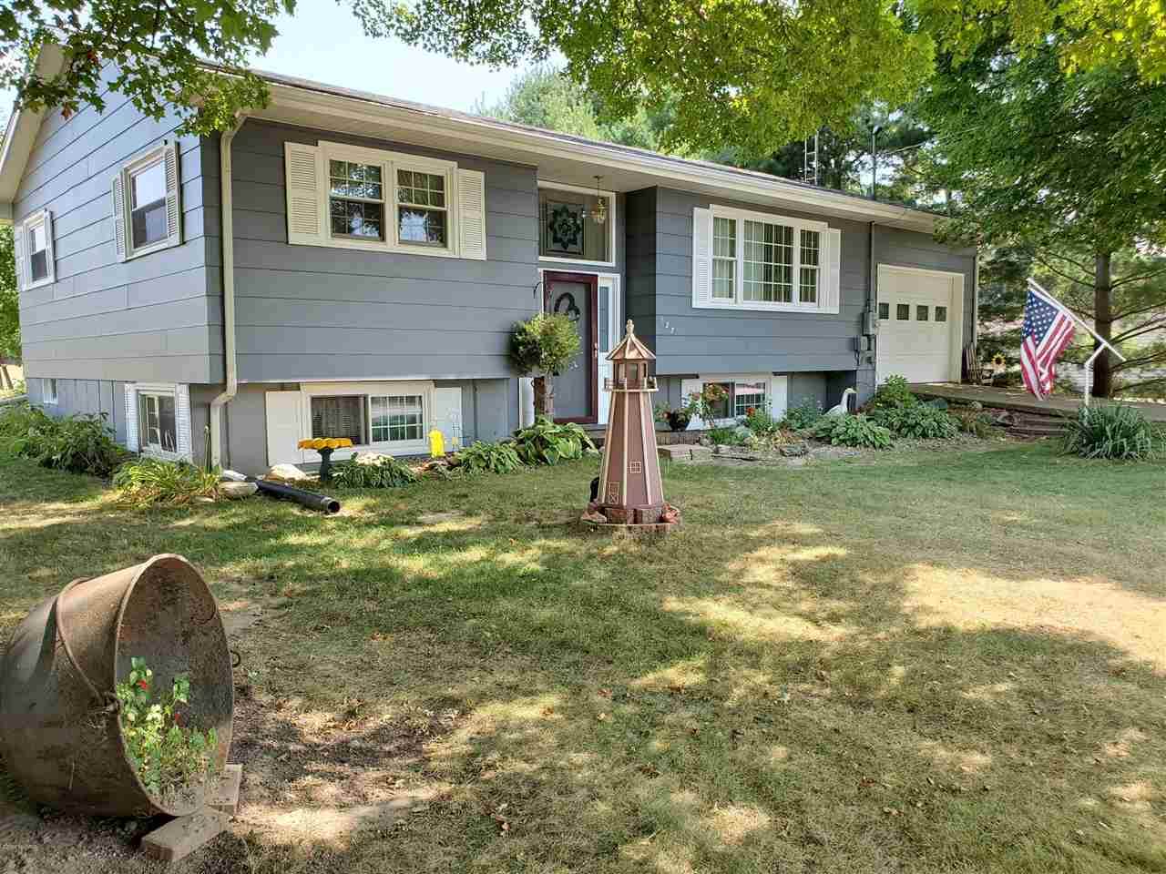 127 Crockett Drive - Photo 1