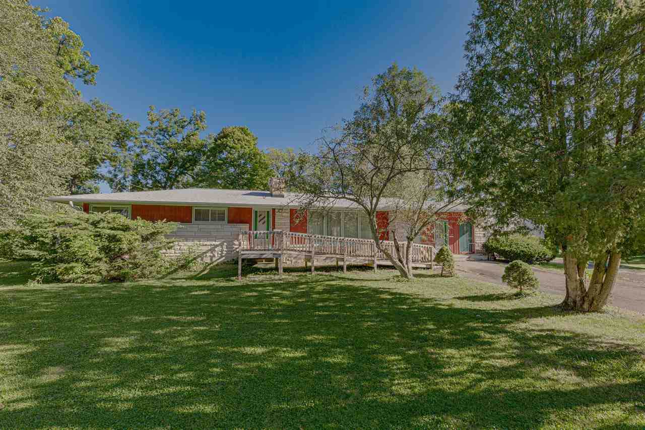 320 Meadow Lane - Photo 1