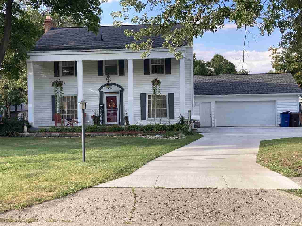 56 Circle Drive - Photo 1