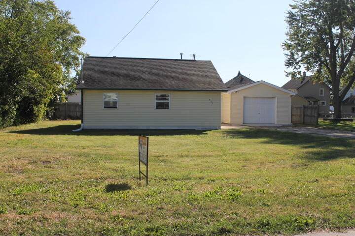 501 Pattie Avenue - Photo 1