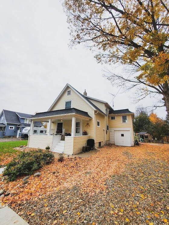 205 Hillsdale Street - Photo 1