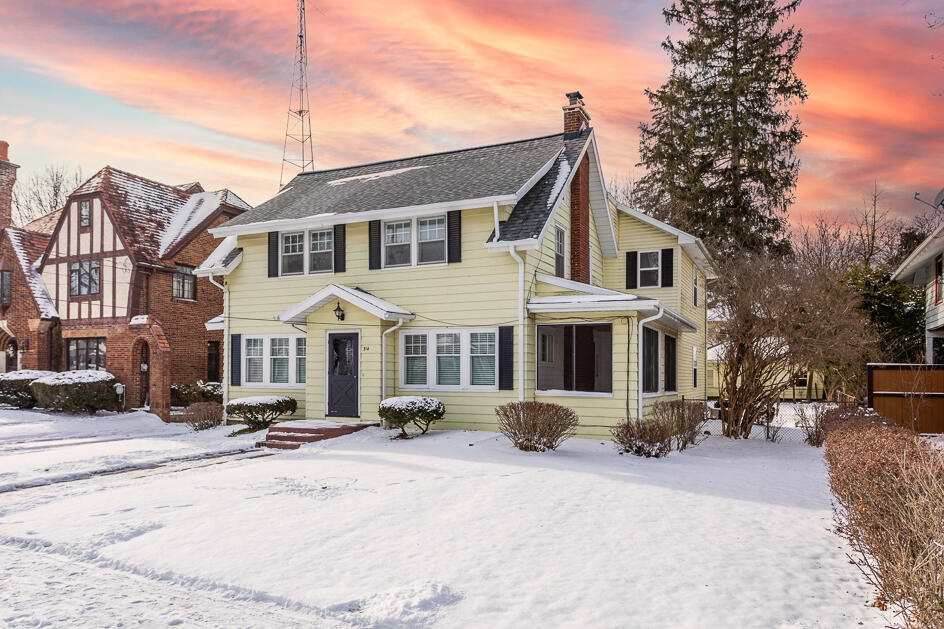 314 Bowen Street - Photo 1