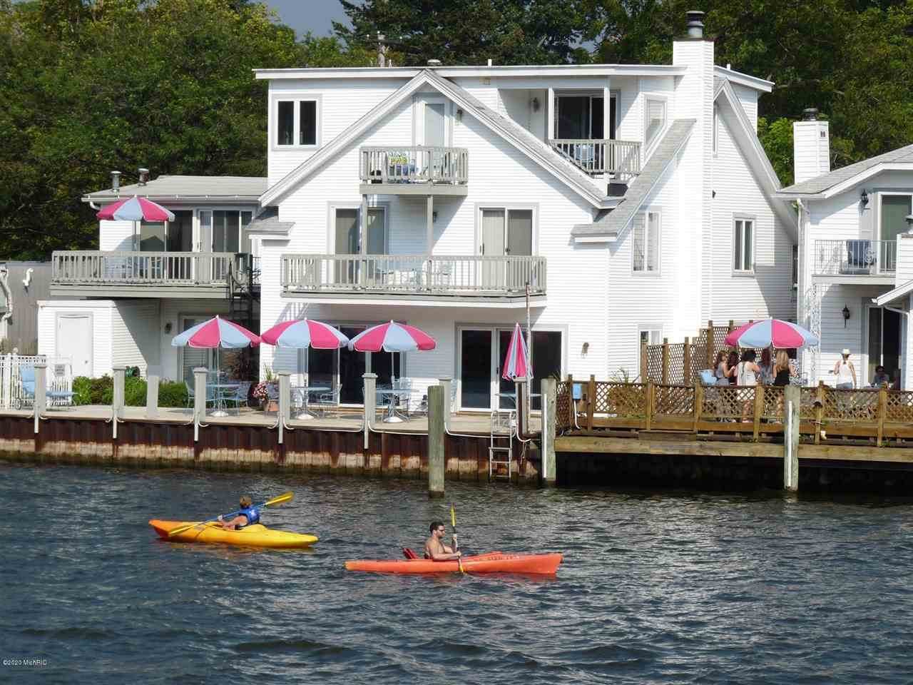 618 Water Street - Photo 1