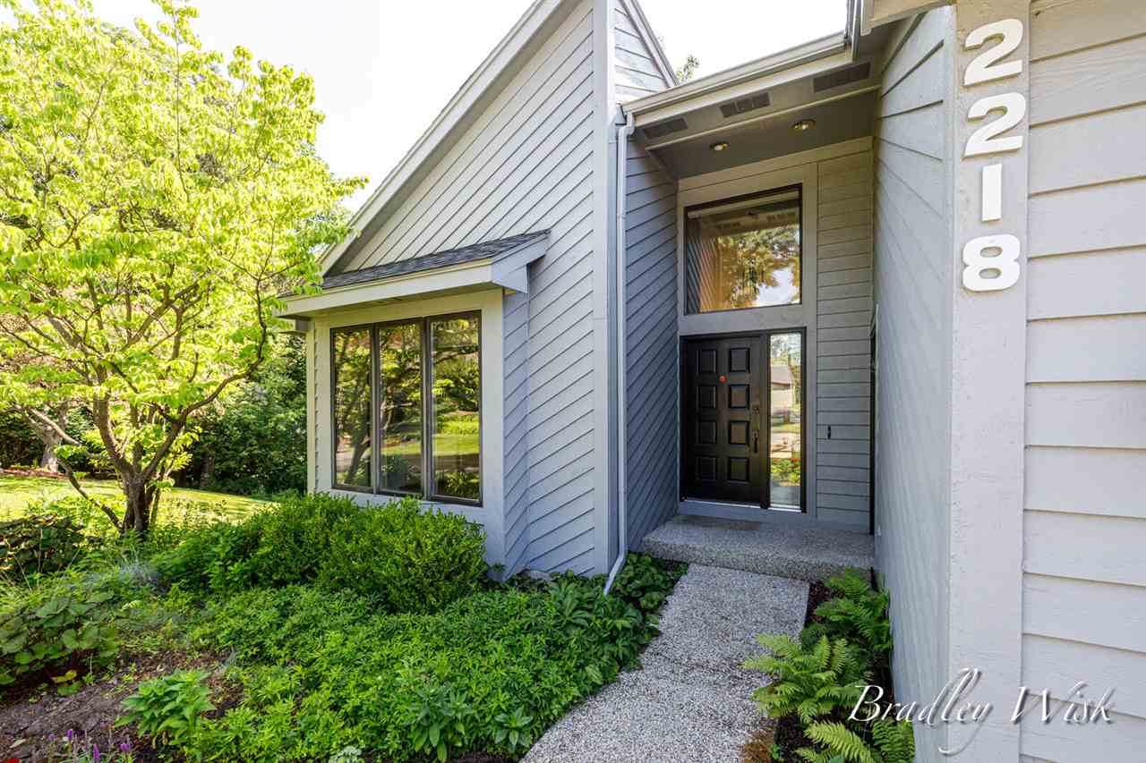 2218 Thrush Court Se - Photo 1