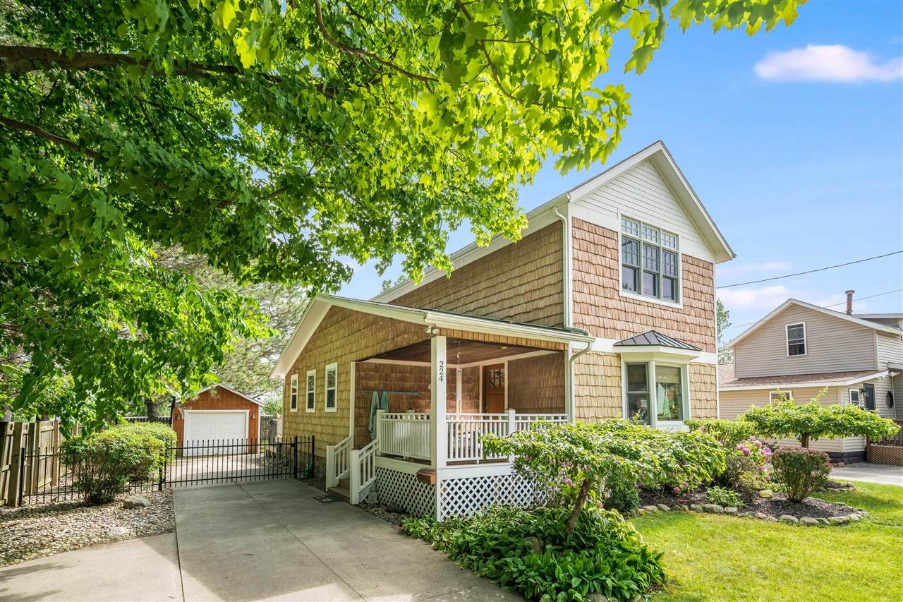 224 Oak Street - Photo 1