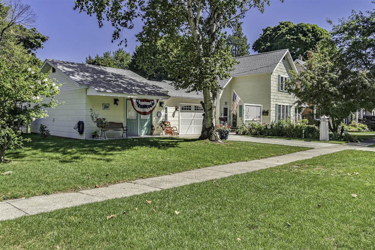 486 4th Street - Photo 1