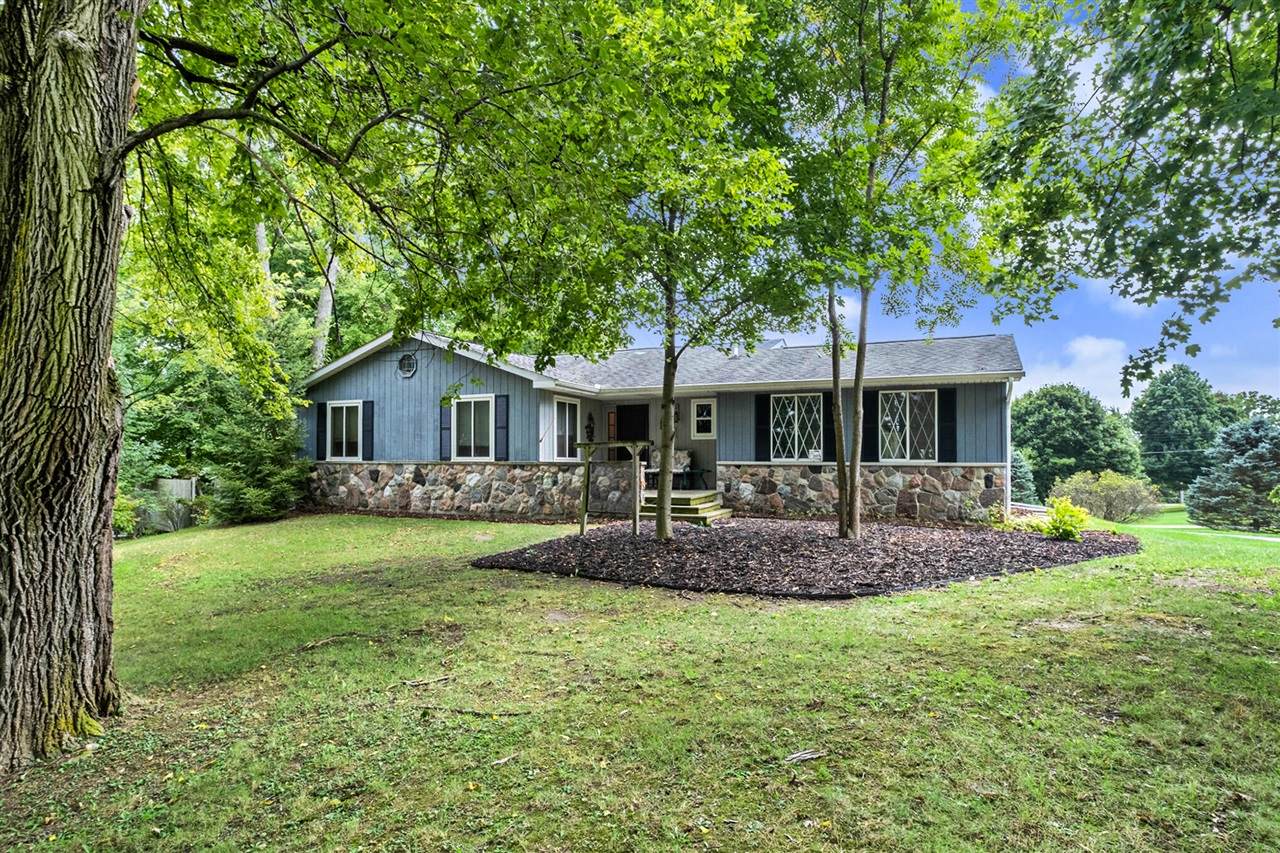 696 Granger Street - Photo 1
