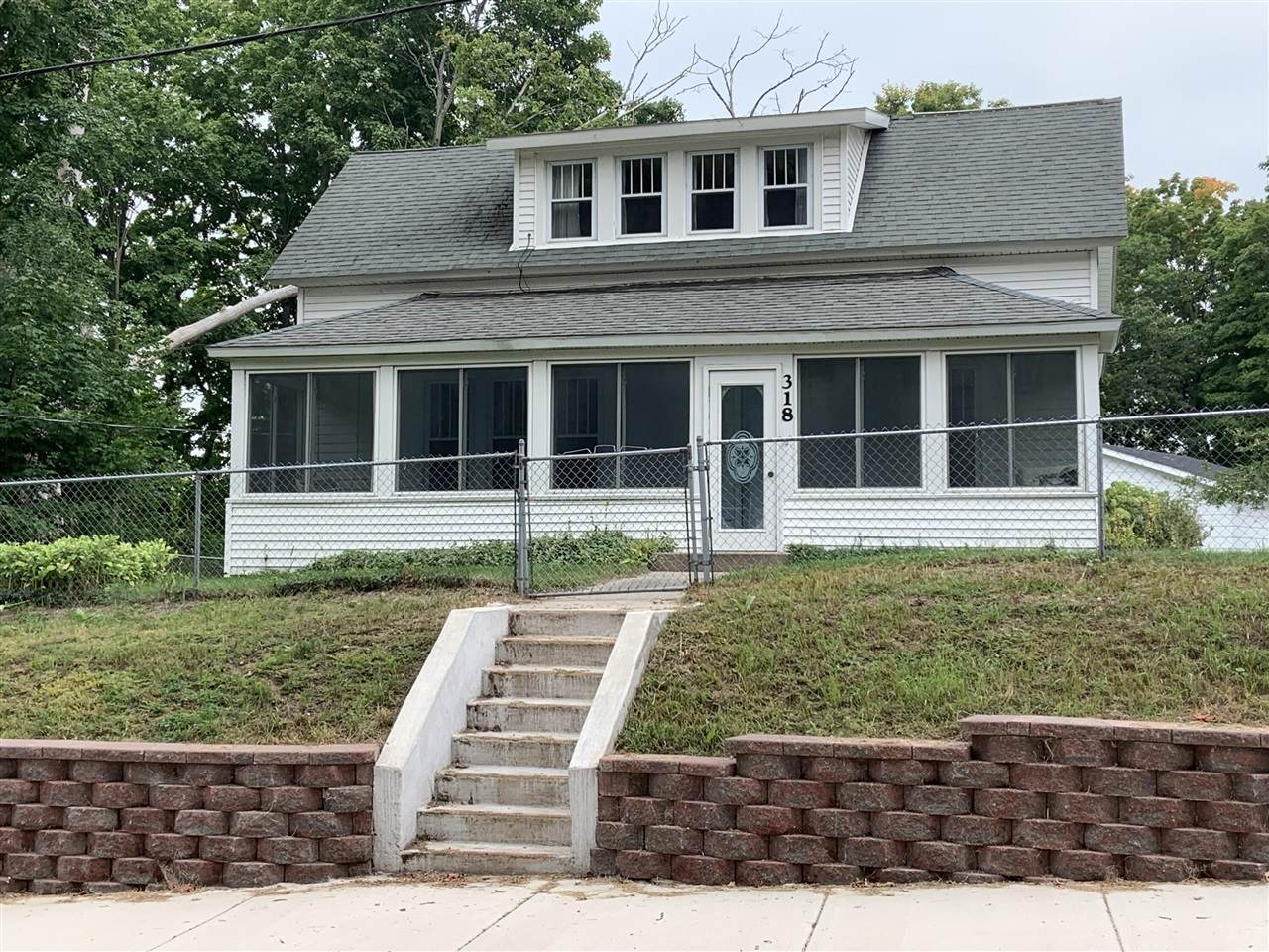 318 Main Street - Photo 1