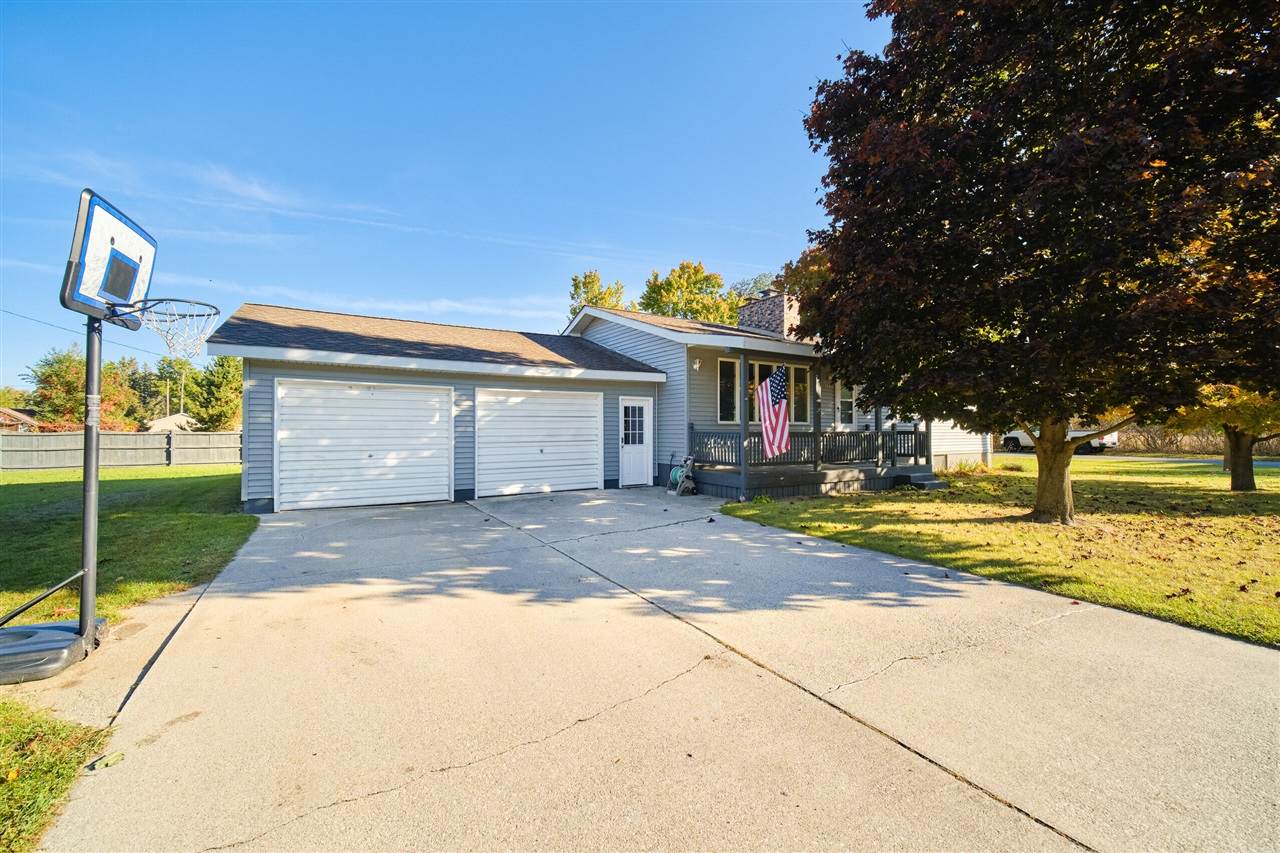 1546 Fifth Avenue - Photo 1