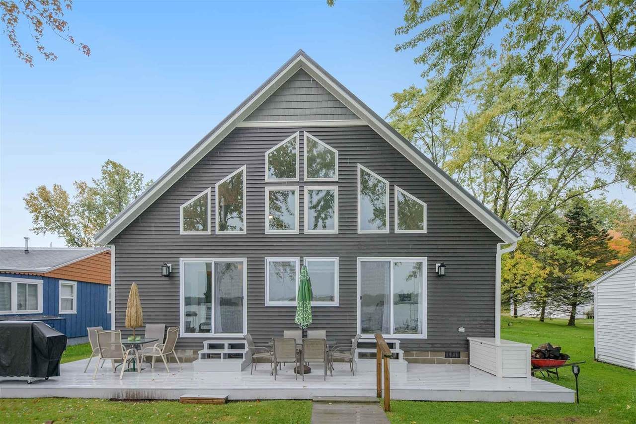 819 Hess Lake Drive - Photo 1