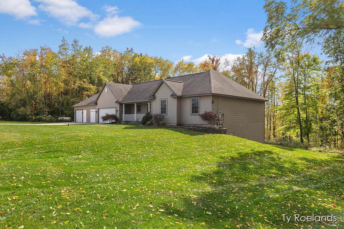 7820 Hawkview Court Ne - Photo 1