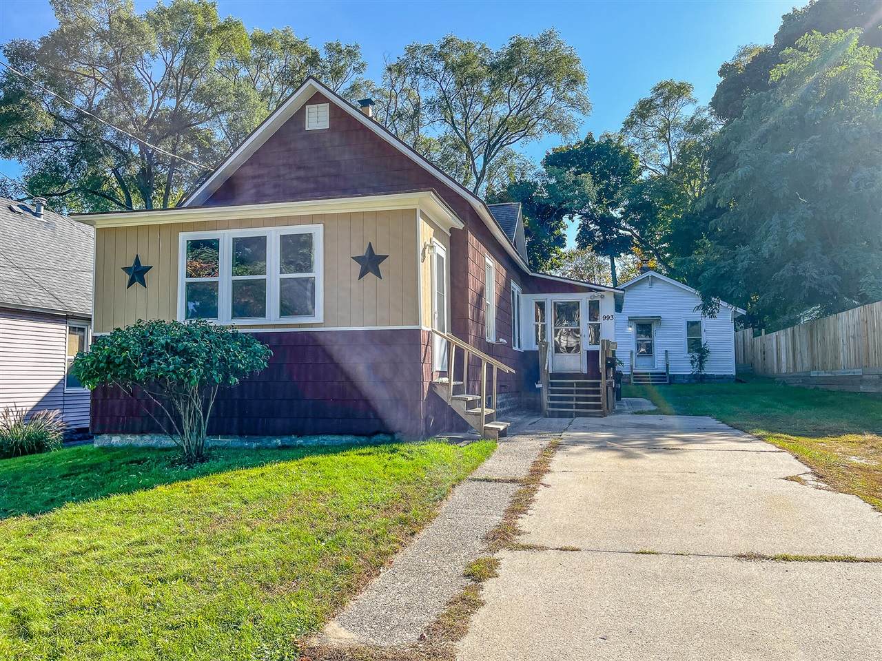 993 Grand Avenue - Photo 1