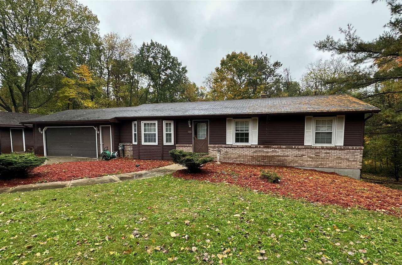 6146 10 Mile Road Ne - Photo 1