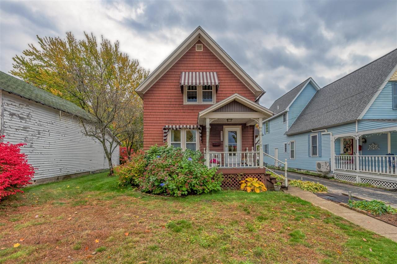 922 Phoenix Street - Photo 1