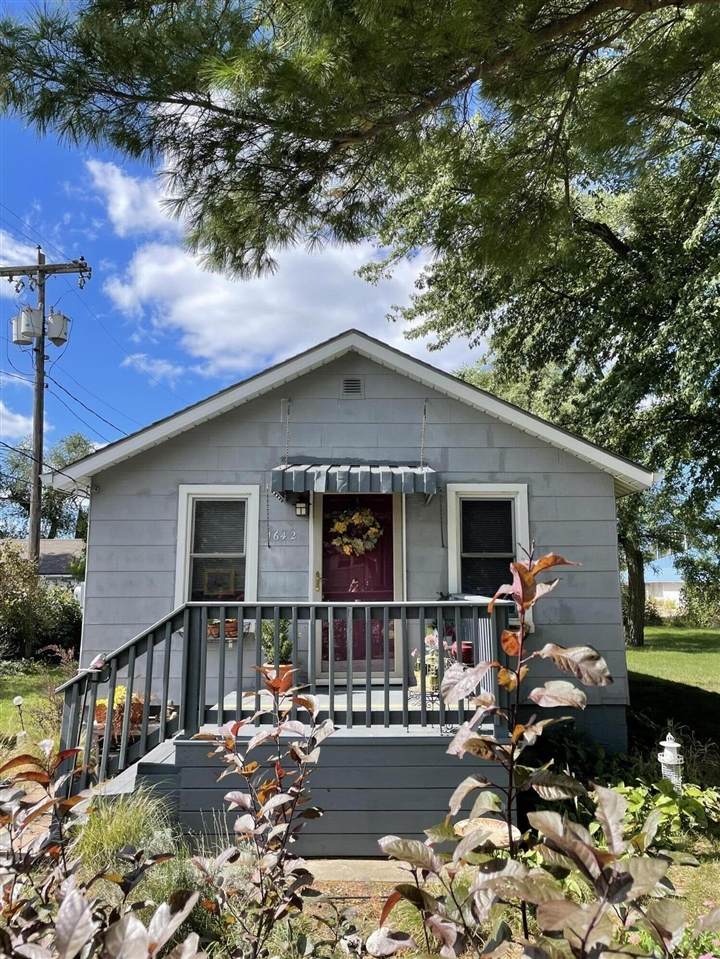 1642 Norton Avenue - Photo 1