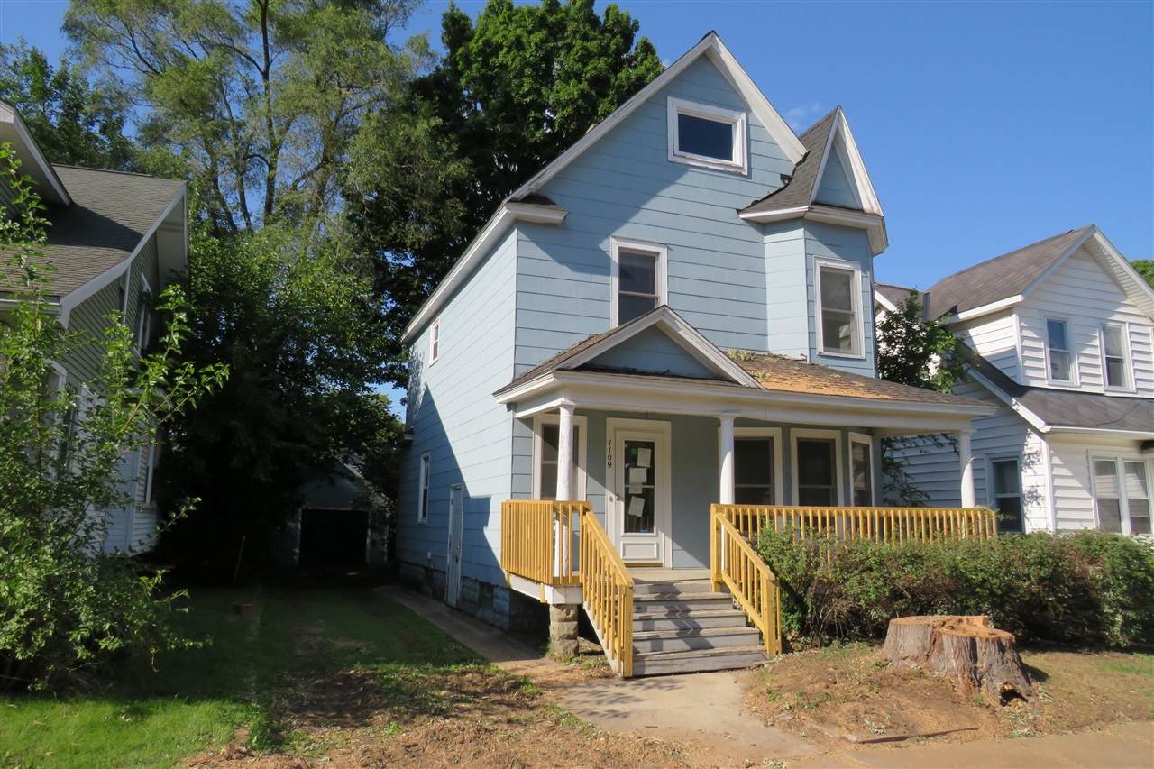 1109 Lay Boulevard - Photo 1
