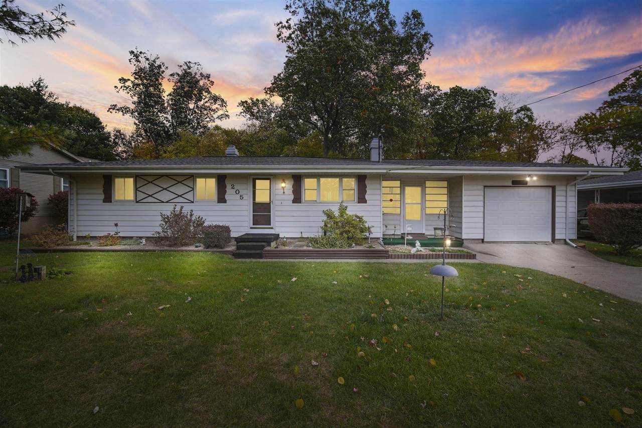 205 Mohawk Street - Photo 1