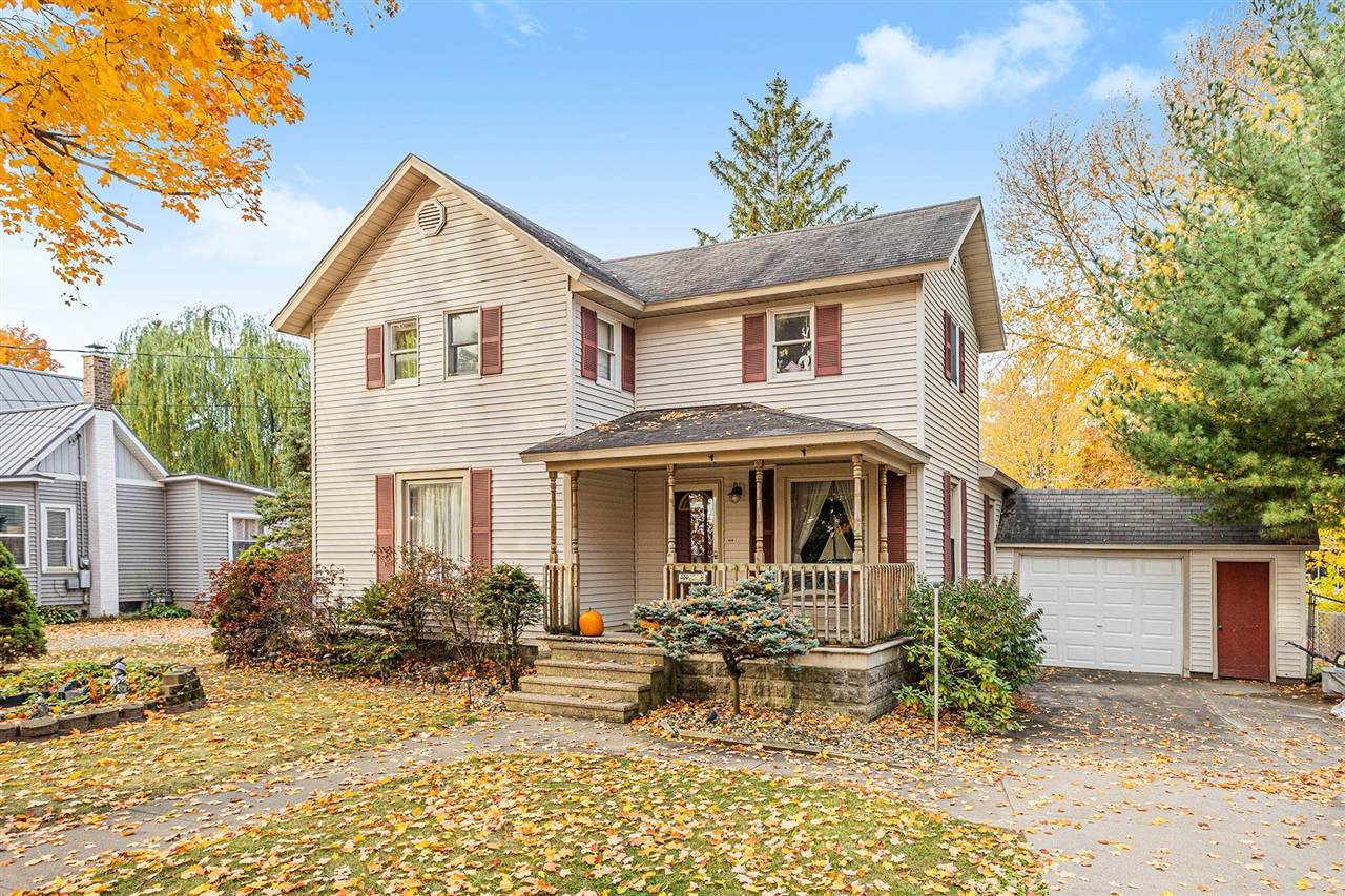 530 Maple Street - Photo 1