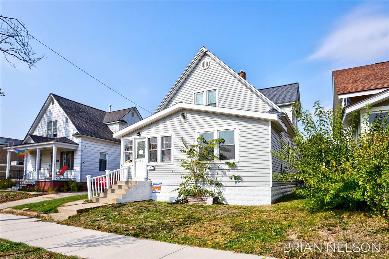 263 19th Street - Photo 1