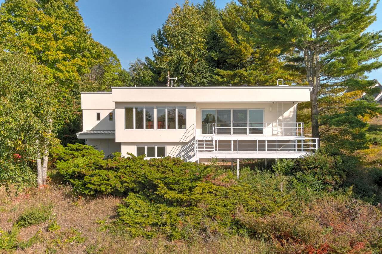 101 Bridge Street - Photo 1