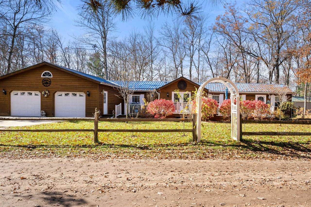 10423 Oakwood Avenue - Photo 1