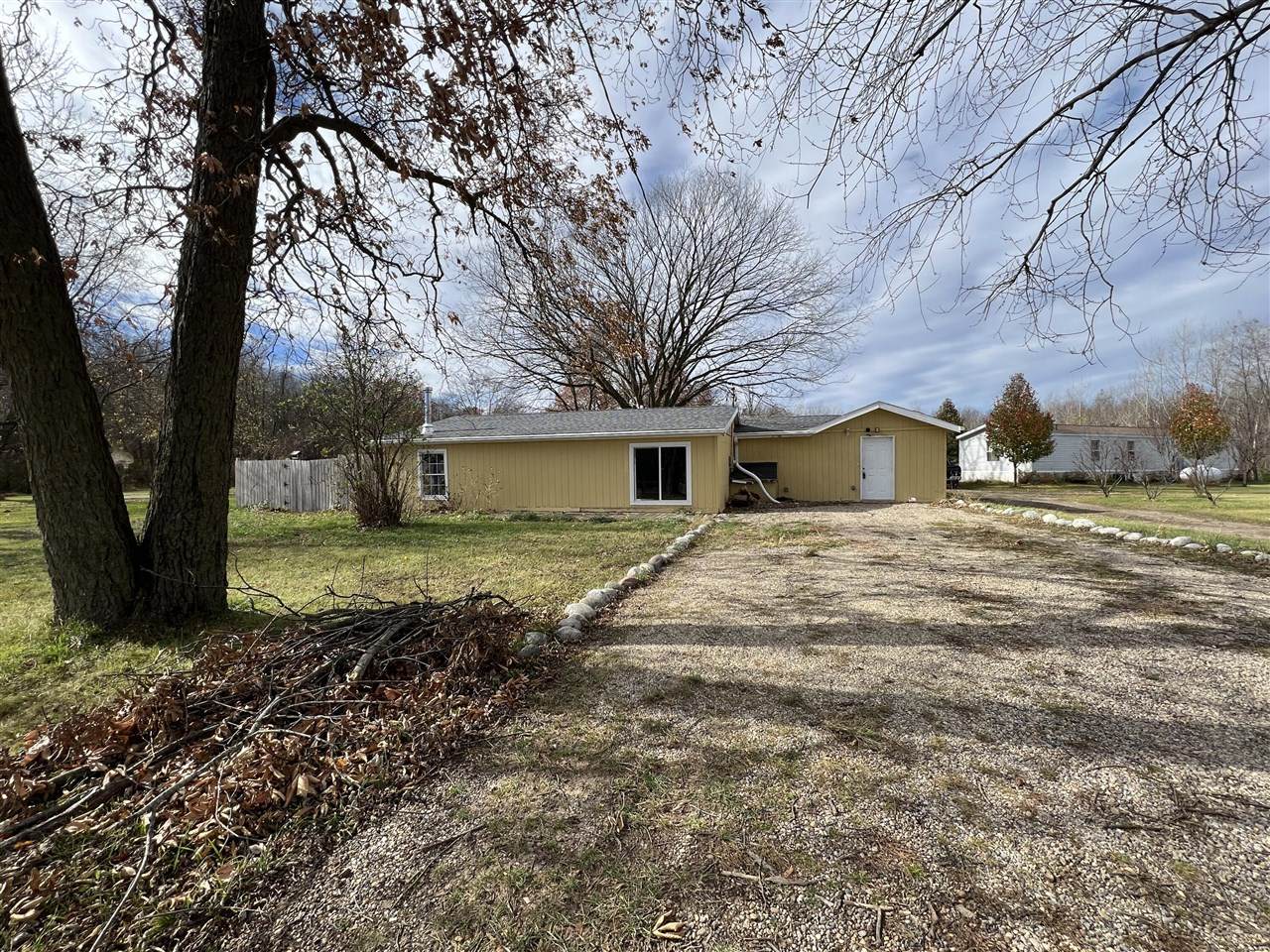 69610 Suszek Road - Photo 1