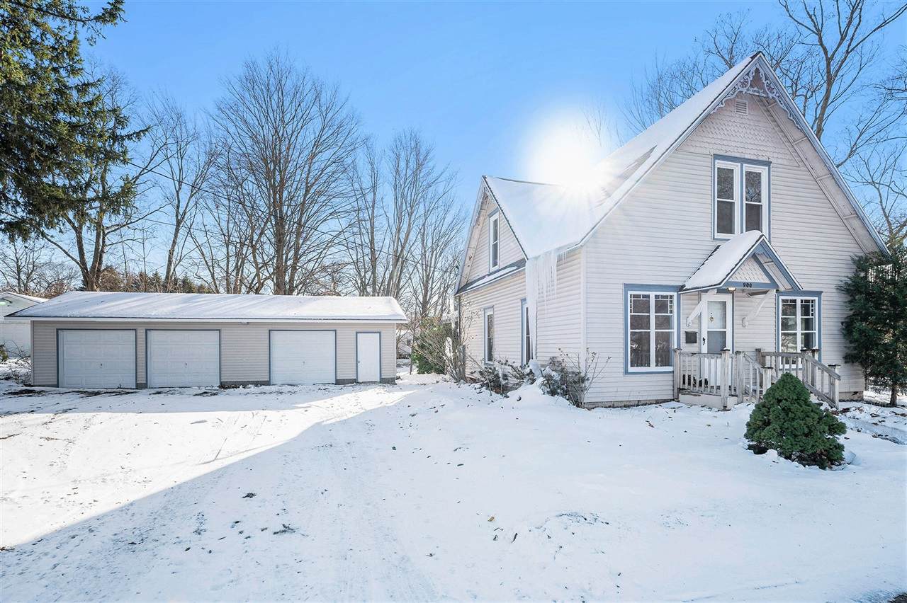900 Lee Street - Photo 1