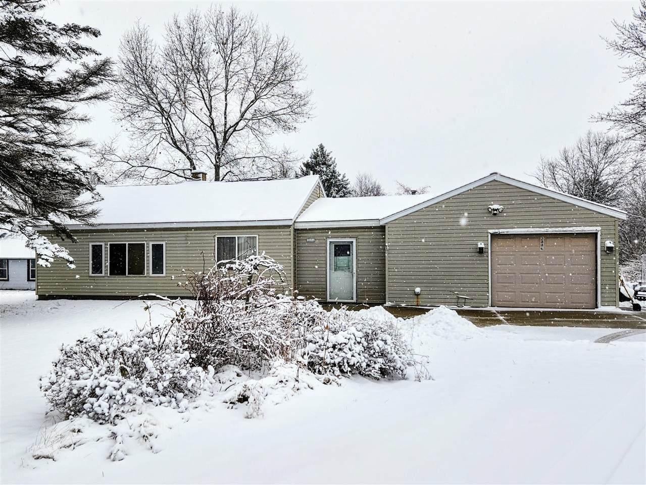 2886 Apple Avenue - Photo 1