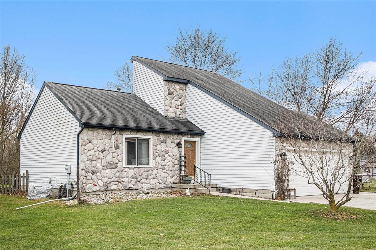 3899 Willoughby Road - Photo 1