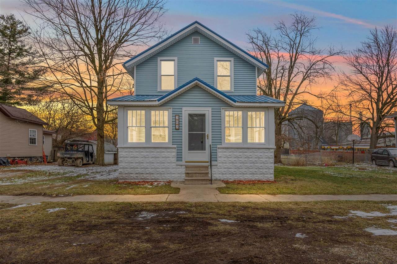 205 Lynn Street - Photo 1