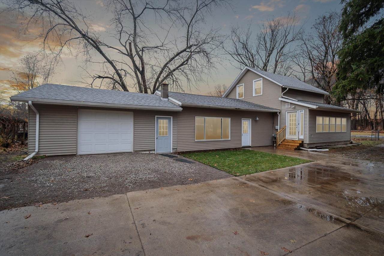 1120 Brown Street - Photo 1