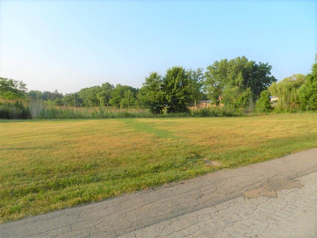 944 Eagle Point - Photo 1