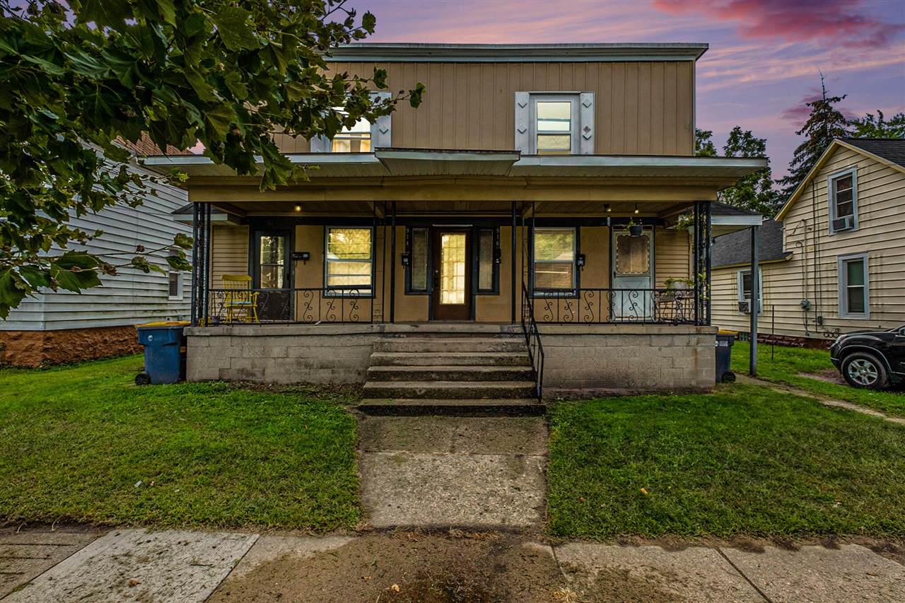 914 Courtney - Photo 1